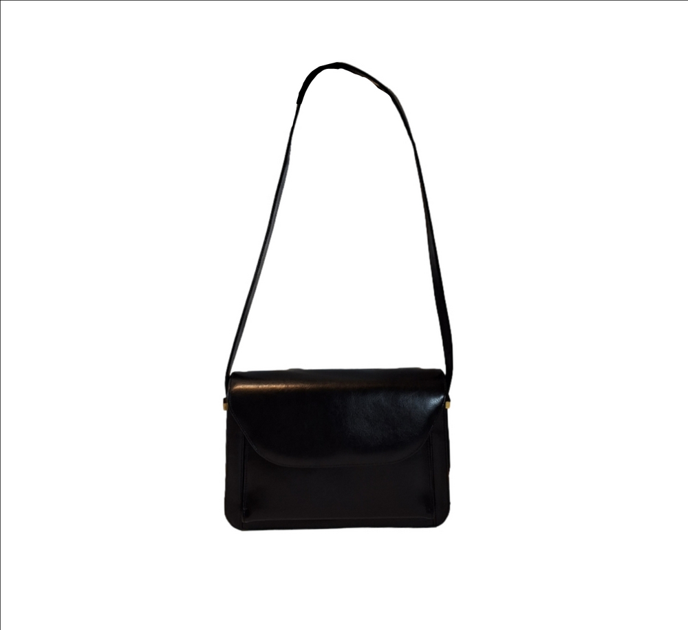 Effortless Elegance: The Crossbody Black Purse with Built-in Card Organizer